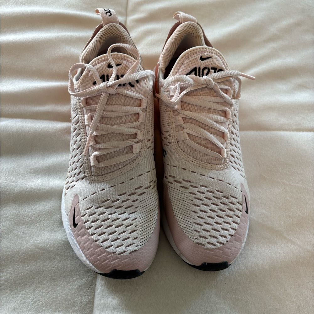 Nike Air270 Womens Runnjng Shoes